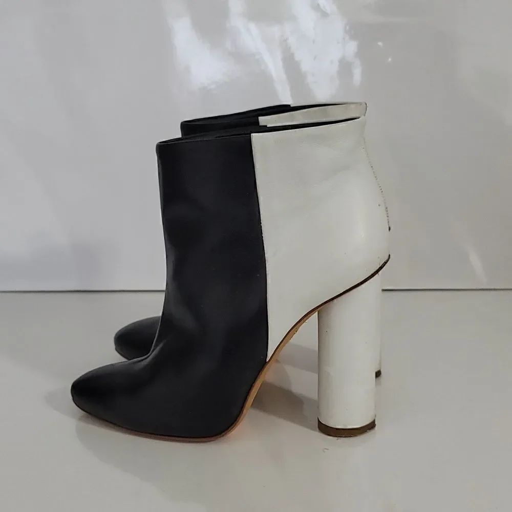 Maiyet Color Block Circular Heel Bootie - Picture 3 of 13